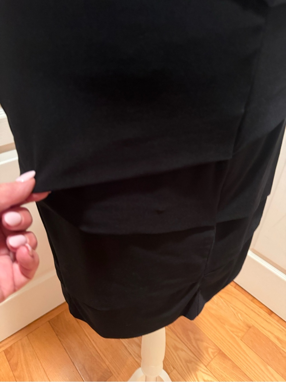WHBM instantly Slimming Black Sleeveless Mini Dress with Keyhole Neck, Zipper - Picture 10 of 14